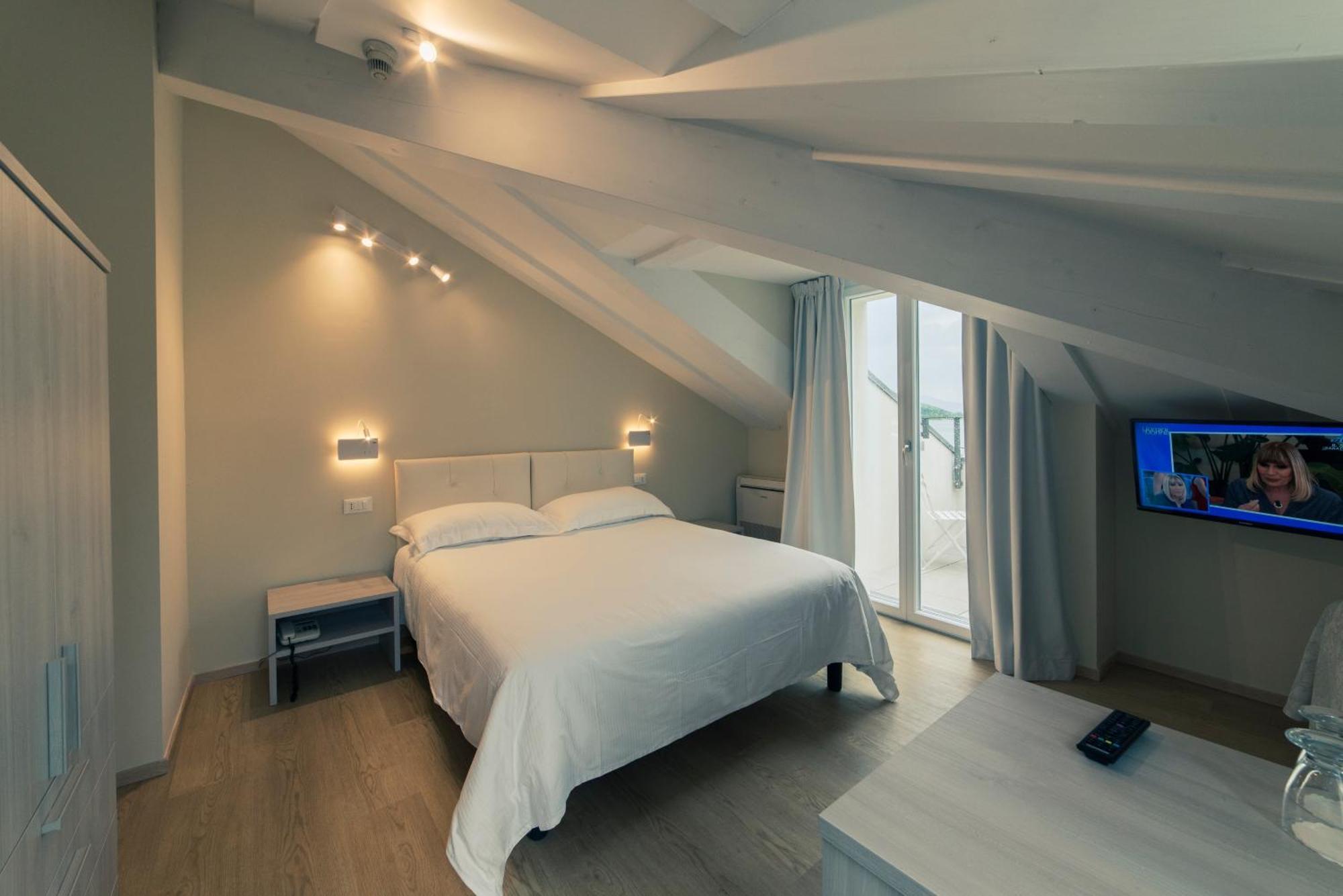 Hotel Due Palme Mergozzo Kültér fotó